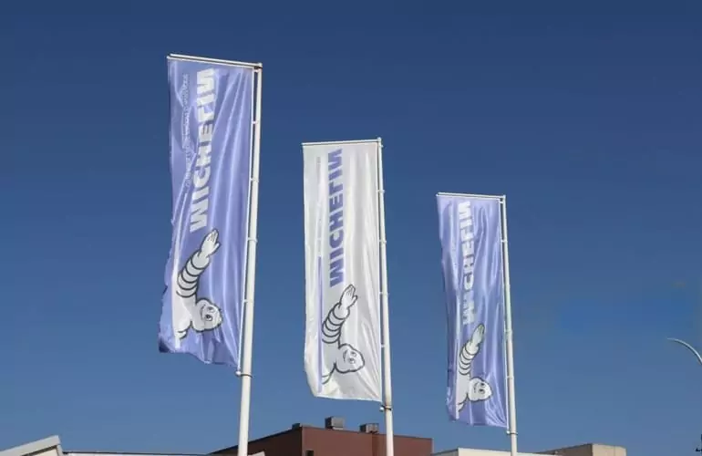 Foto de Banderolas Publicitarias en una de las fábricas de Michelin