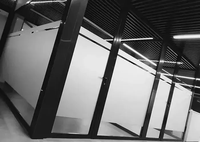 Instalacion Vinilo Acido Oficinas Walltoprint